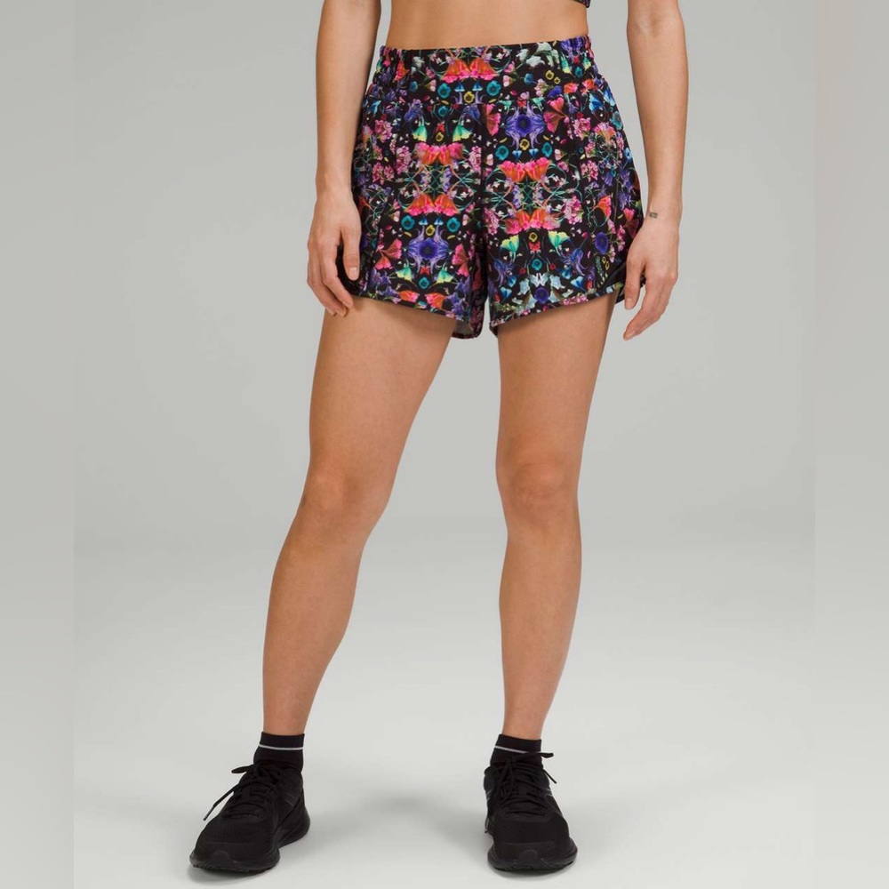 Lululemon Hotty Hot High-Rise Lined Short 4" Flowers-cope Black Multi / Black